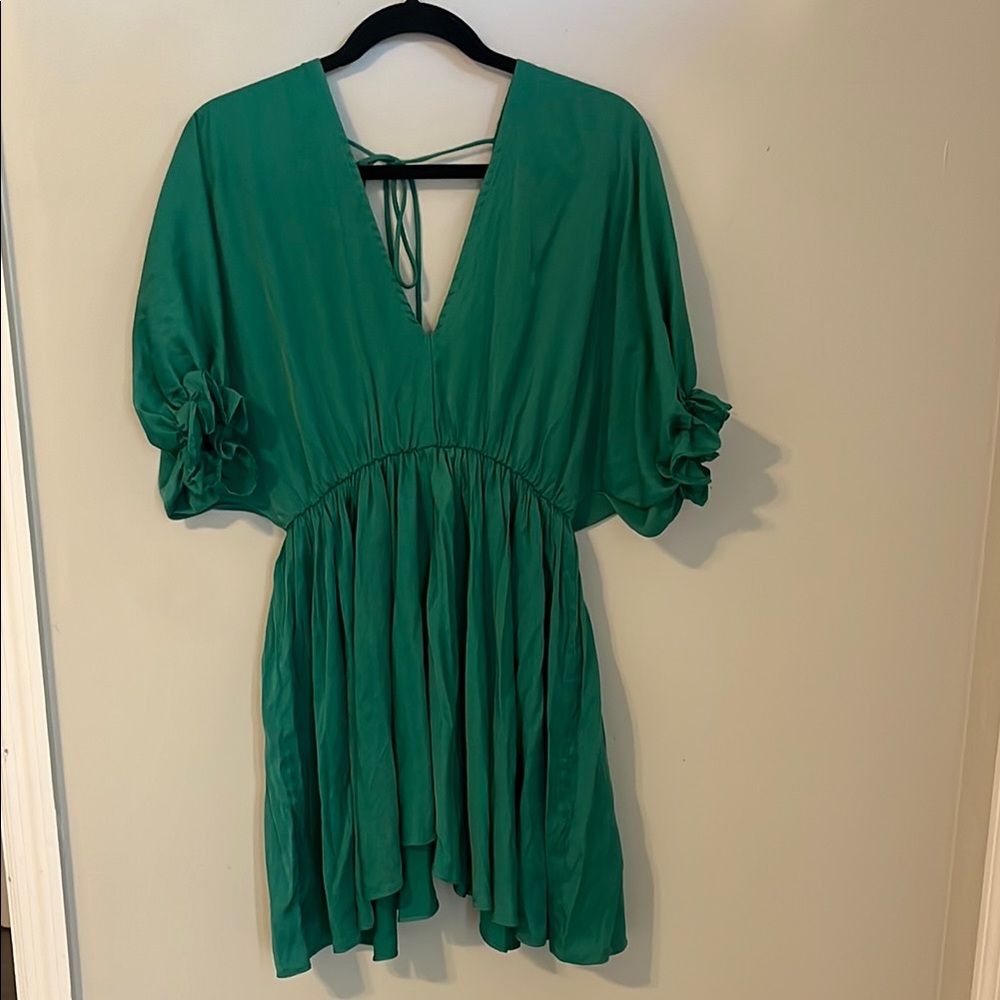 Green V-Neck Dress with Ruched Sleeves
